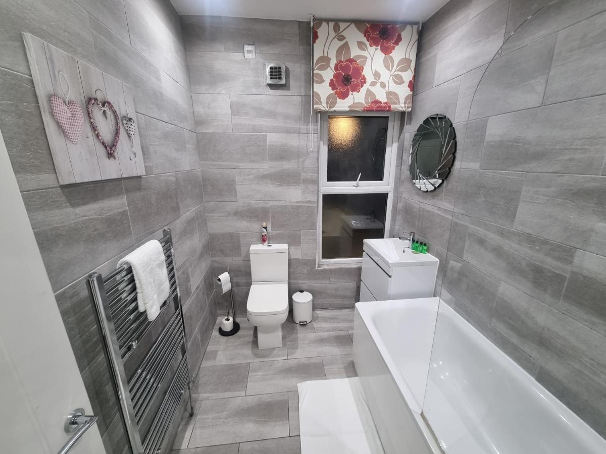 *A!S* Setup For Your Most Amazing Relaxed Stay + Free Parking + Free Fast Wifi * リーズ エクステリア 写真
